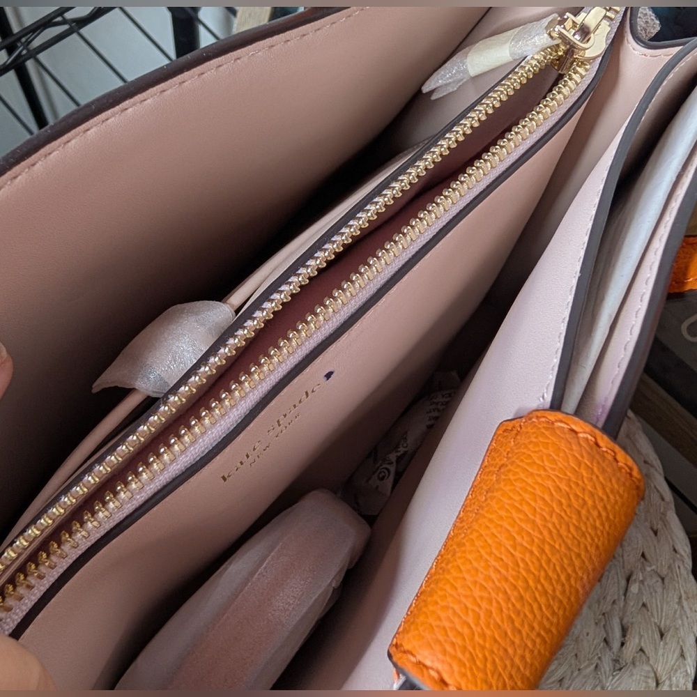 Kate Spade Voyage Crossbody
Satchel & Dust Bag NWOT​ - Picture 6 of 10
